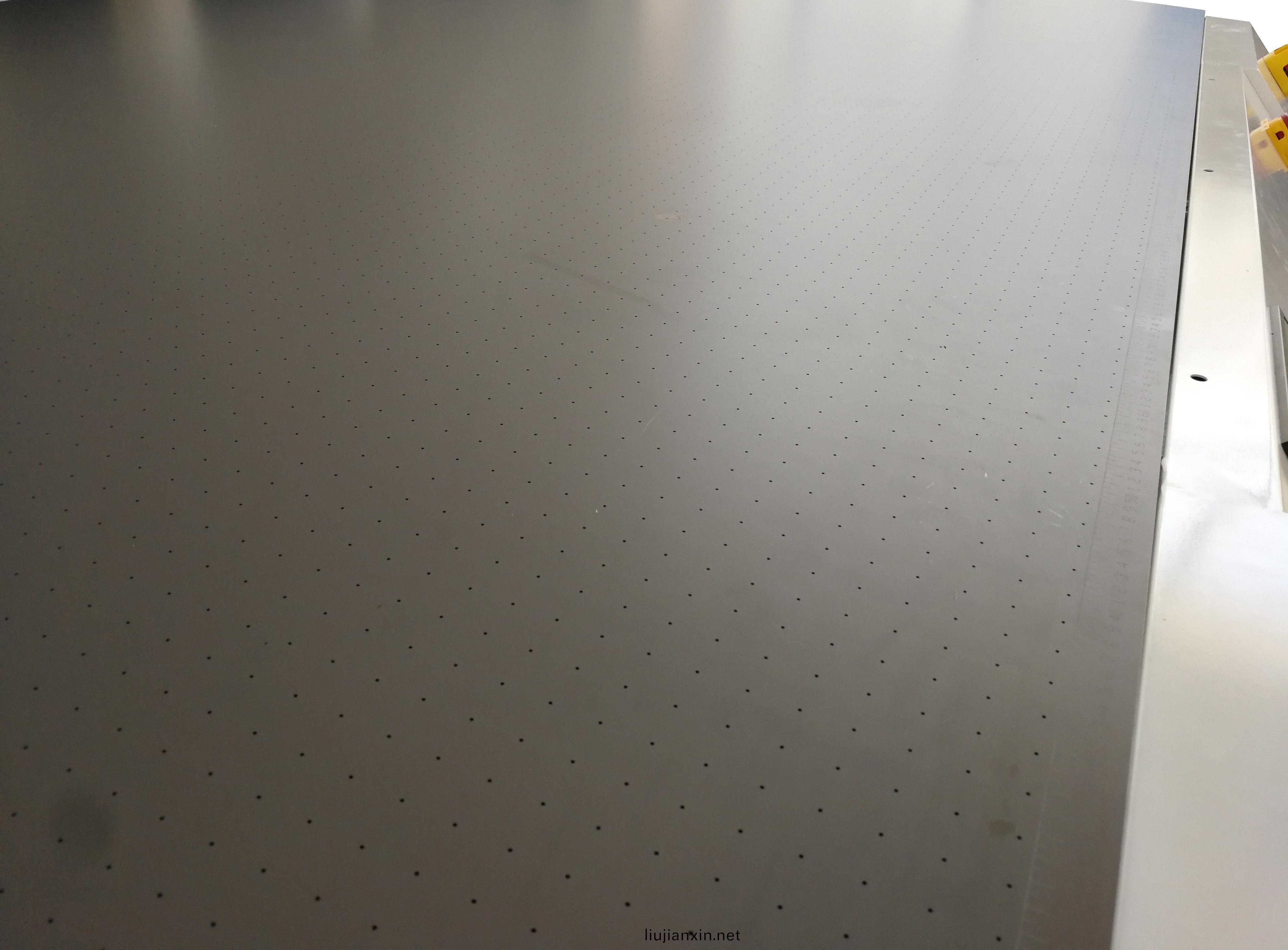 工(gong)業(ye)UV平(ping)闆噴(pen)墨(mo)打(da)印(yin)機-鋁吸風(feng)平(ping)檯(tai)