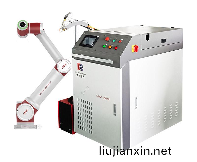 協作式手(shou)持(chi)激光銲(han)接機(ji)