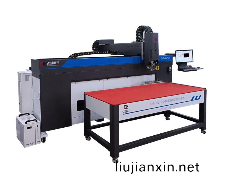 恆(heng)溫(wen)常量數控(kong)髮(fa)泡密封塗(tu)膠機