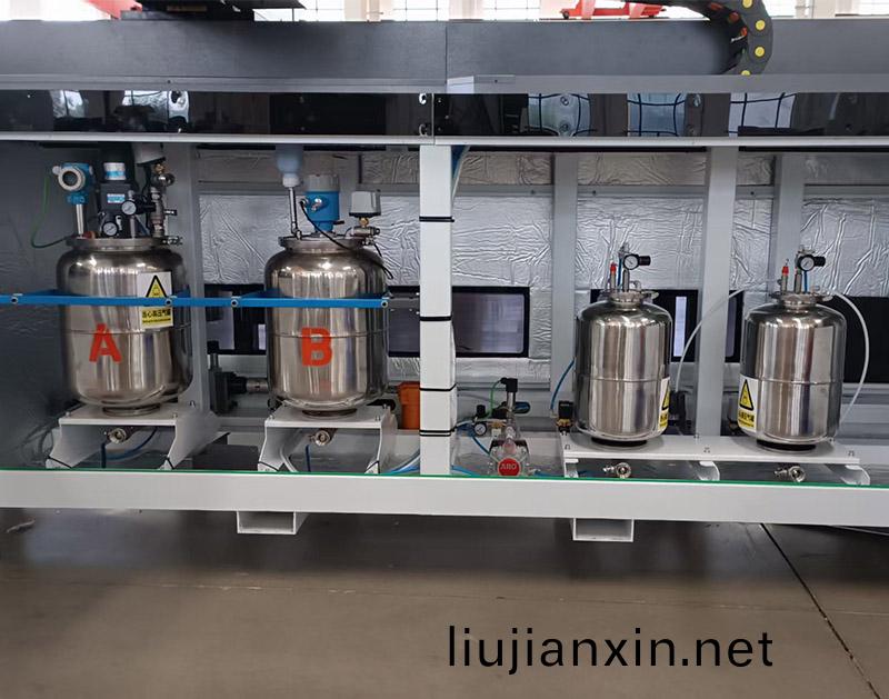 恆(heng)溫常(chang)量(liang)數(shu)控(kong)髮泡密(mi)封(feng)塗膠(jiao)機(ji)